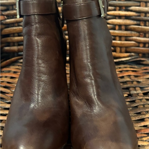 Nine West Brown Leather Heeled Boots in size 11. Great condition ! - Picture 4 of 11